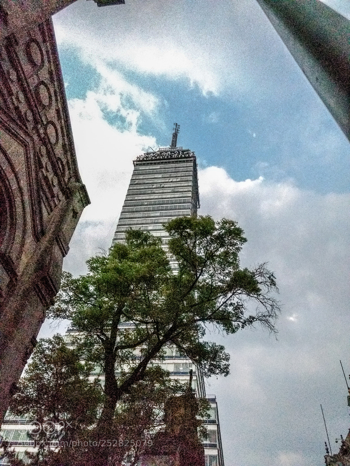 Motorola Moto G (4) sample photo. Latinoamerican tower photography