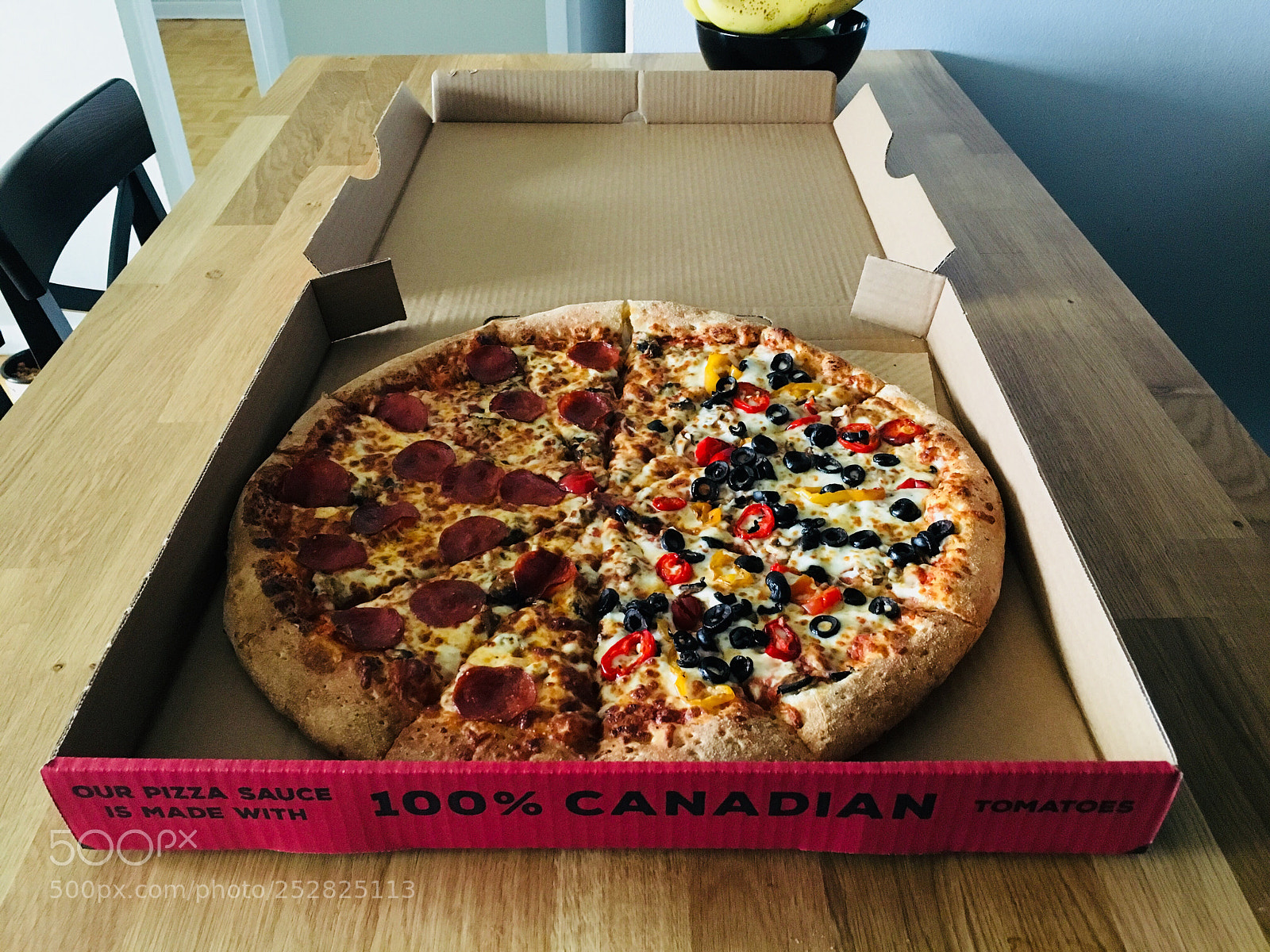 Apple iPhone 6s sample photo. Pizza photography