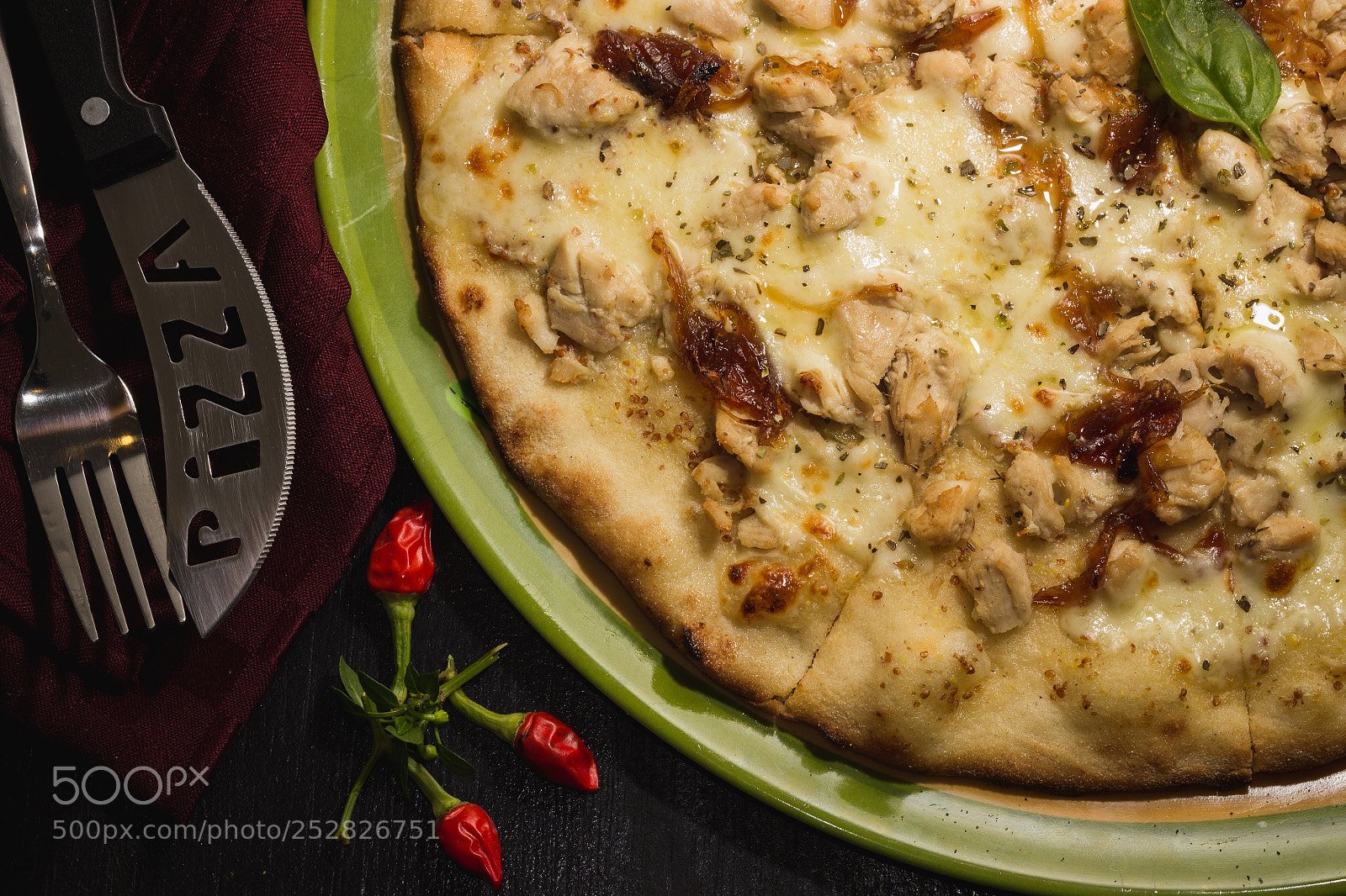 Canon EOS 600D (Rebel EOS T3i / EOS Kiss X5) sample photo. Pizza photography