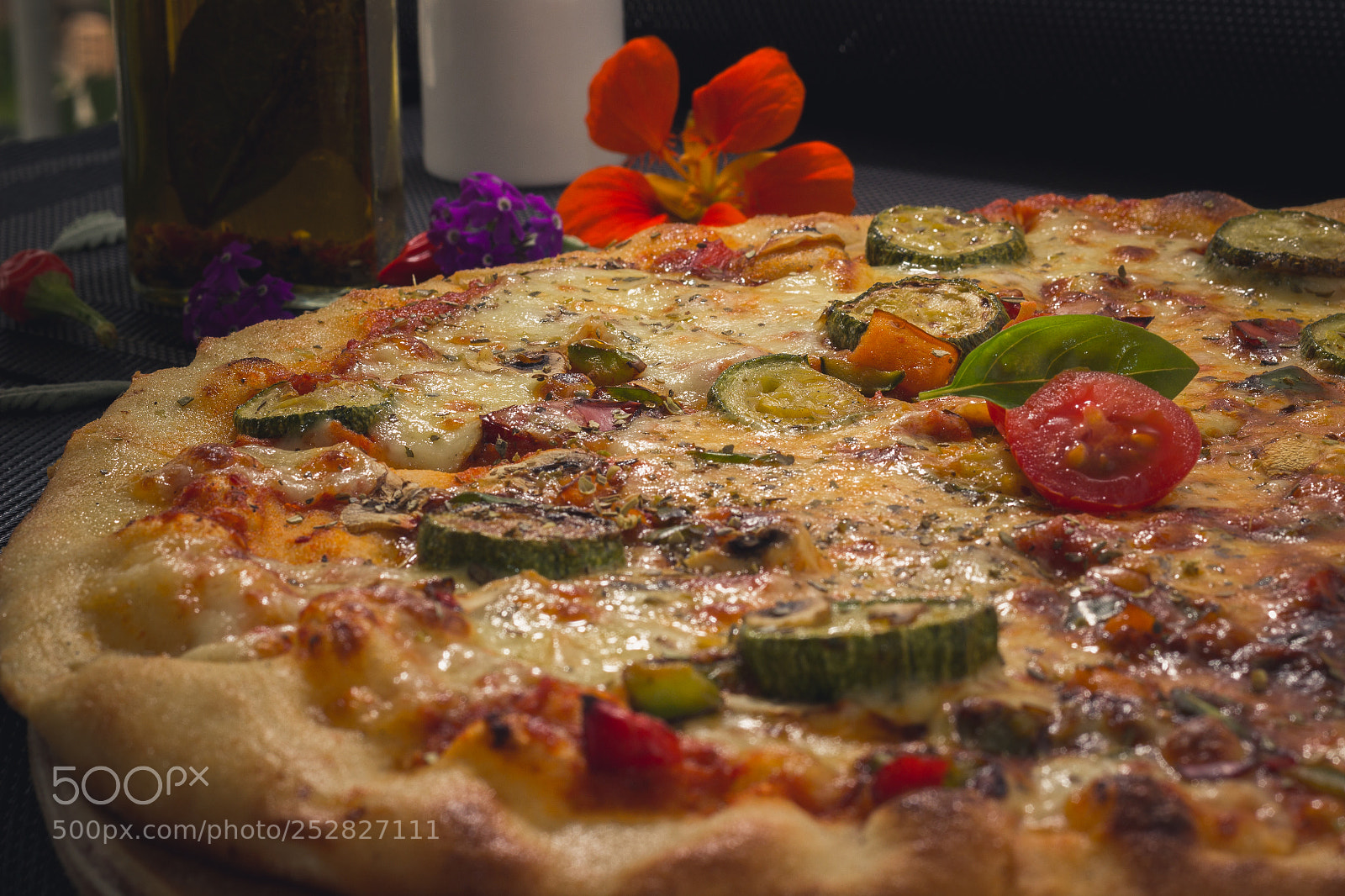 Canon EOS 600D (Rebel EOS T3i / EOS Kiss X5) sample photo. Pizza photography