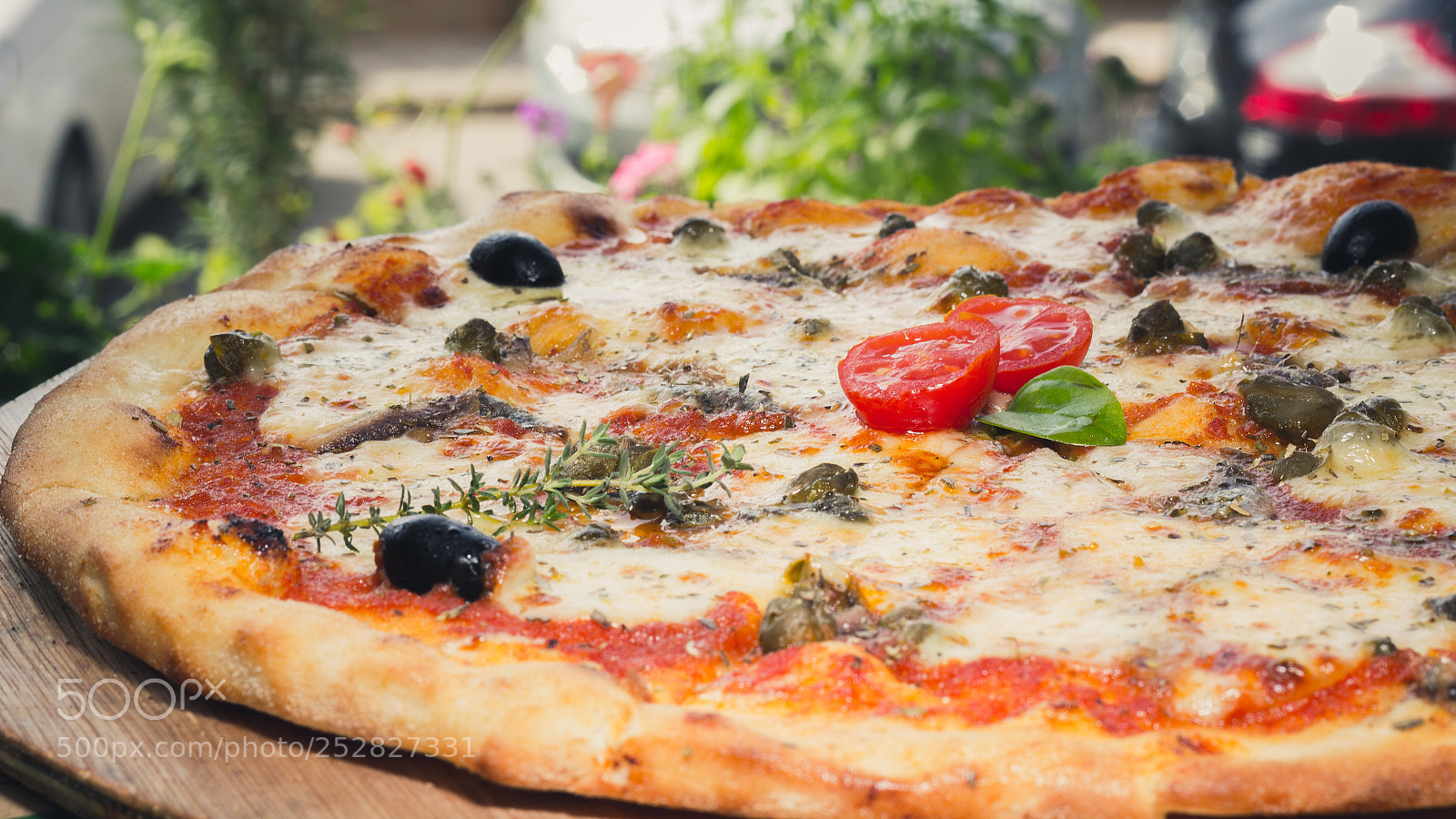 Canon EOS 600D (Rebel EOS T3i / EOS Kiss X5) sample photo. Pizza photography