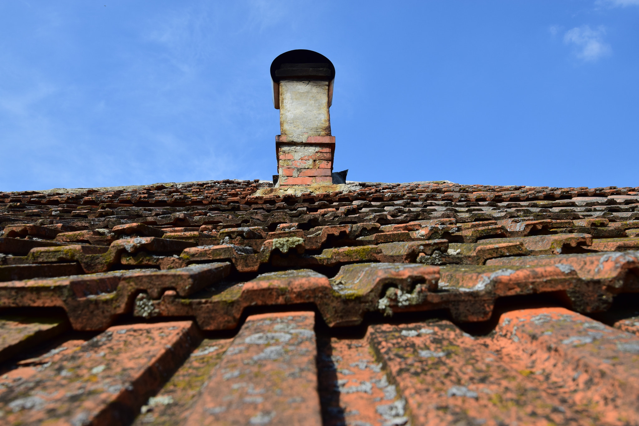 Nikon AF-S Nikkor 20mm F1.8G ED sample photo. Roof tile perspective photography