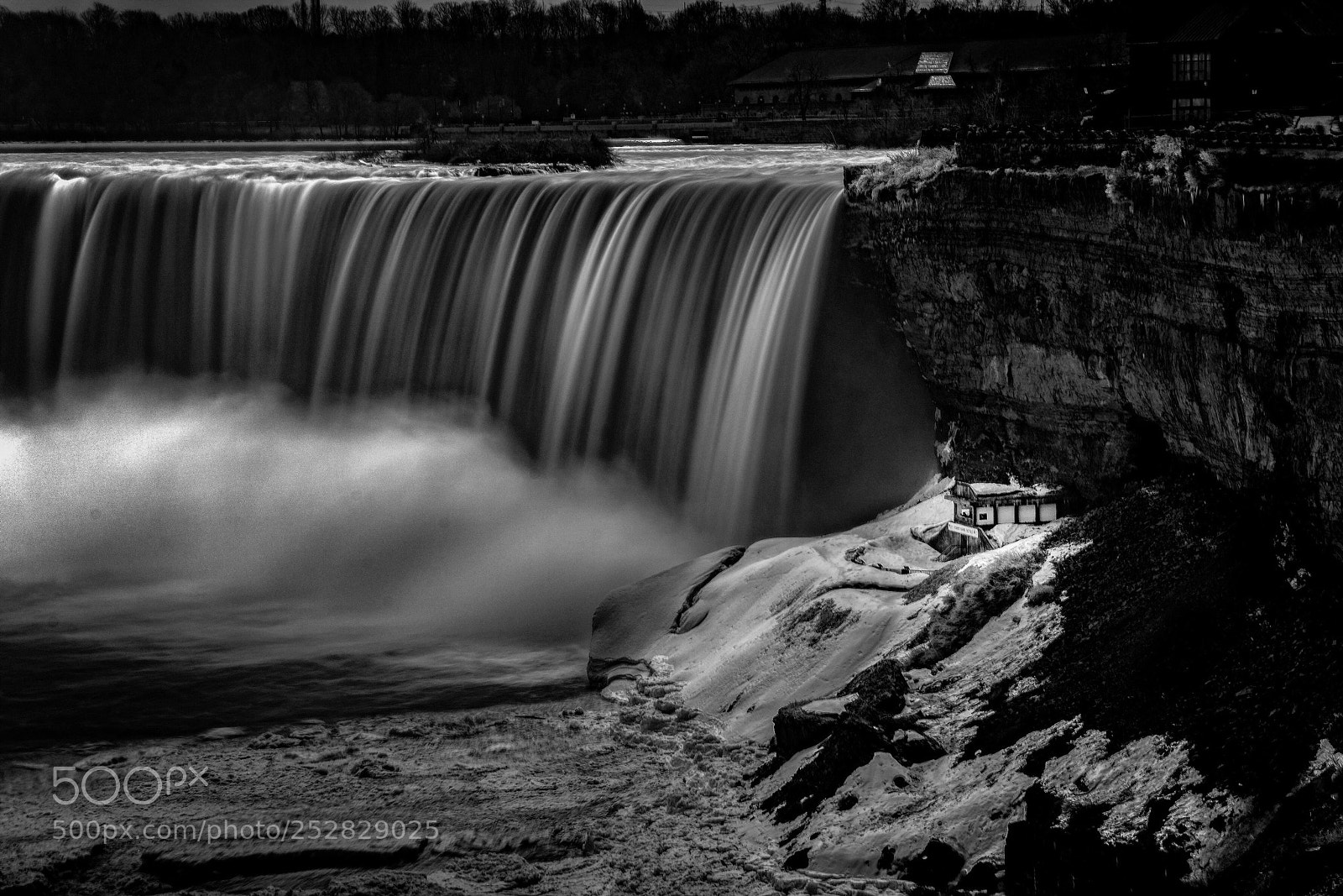 Sony a7R II sample photo. Niagara shack  photography