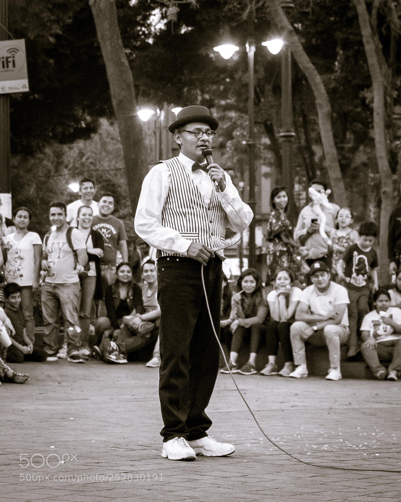 Nikon D5300 sample photo. Comediante urbano photography