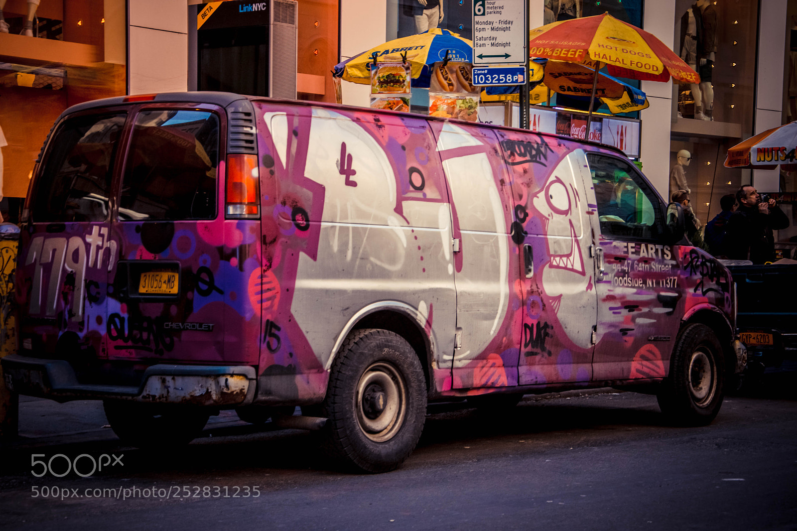Nikon D7200 sample photo. "spray bombing' in nyc photography