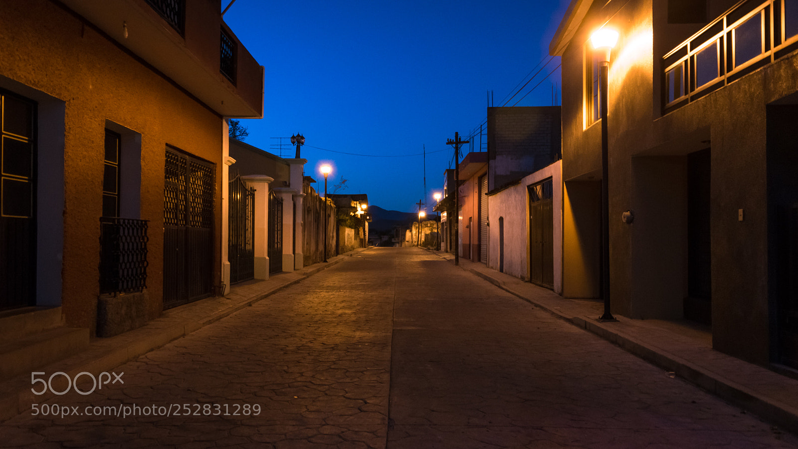 Nikon D5300 sample photo. Calle constitución photography
