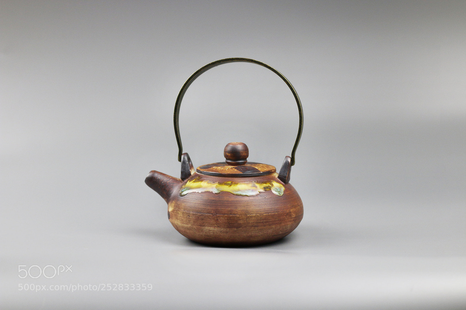 Canon EOS 70D sample photo. Ding ware teapot photography