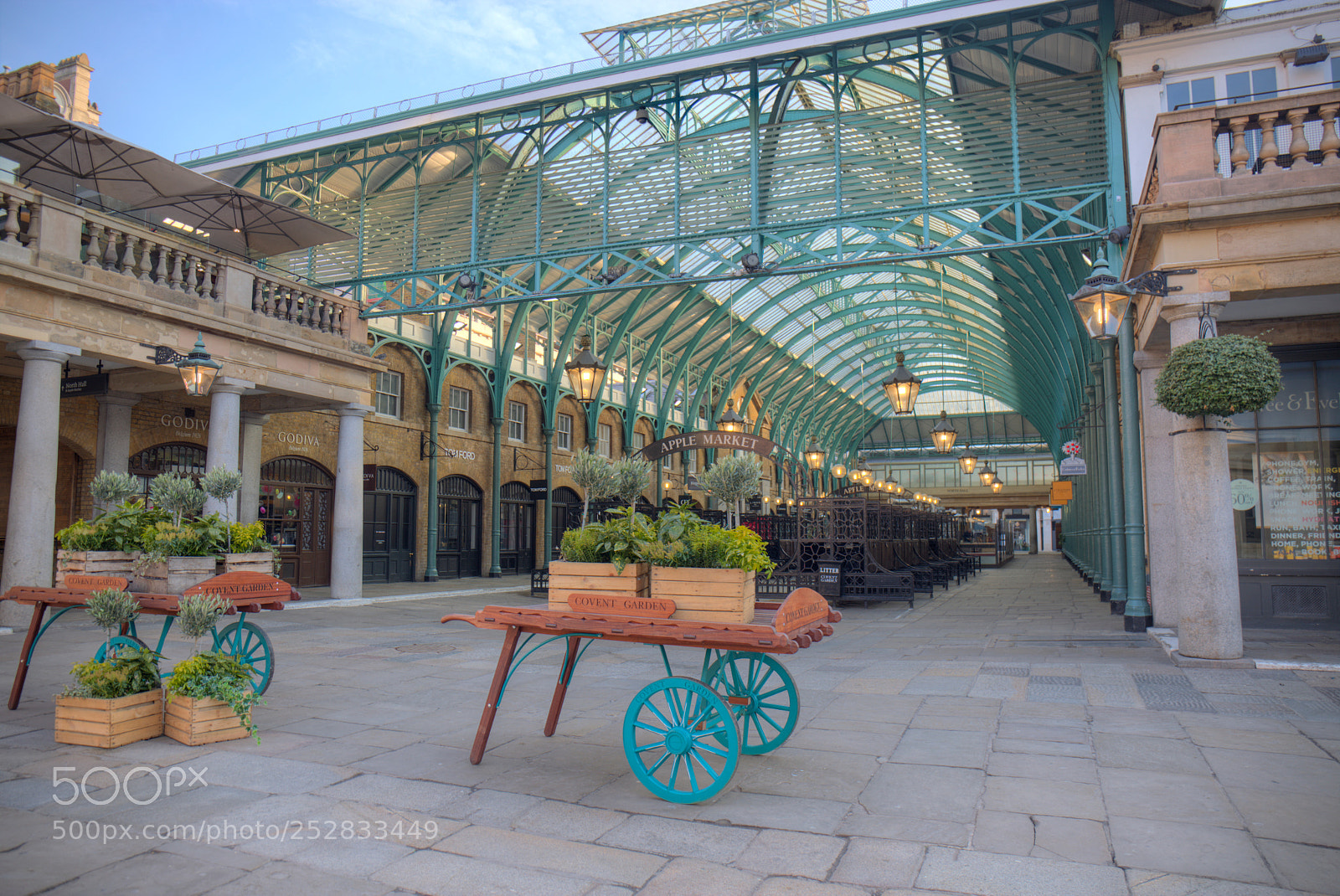 Canon EF 24-70mm F4L IS USM sample photo. Covent garden london uk photography