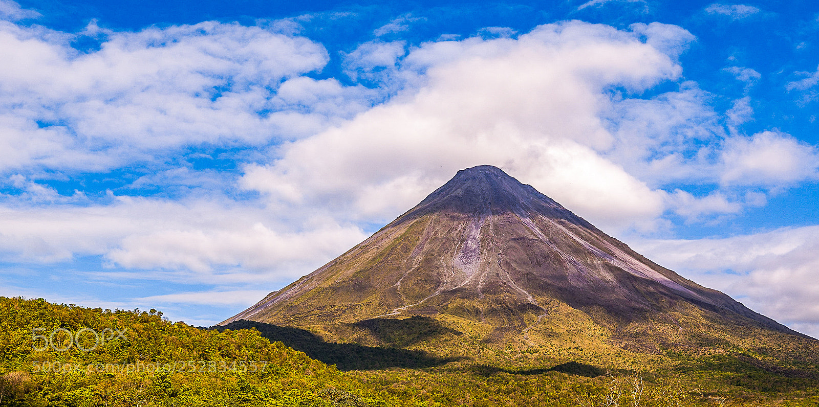 Leica SL (Typ 601) sample photo. Arenal volcano photography