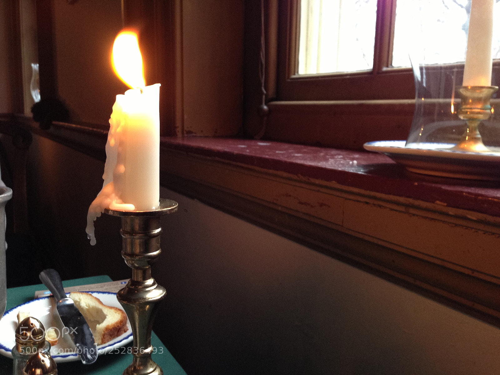 Apple iPhone 5 sample photo. City tavern photography
