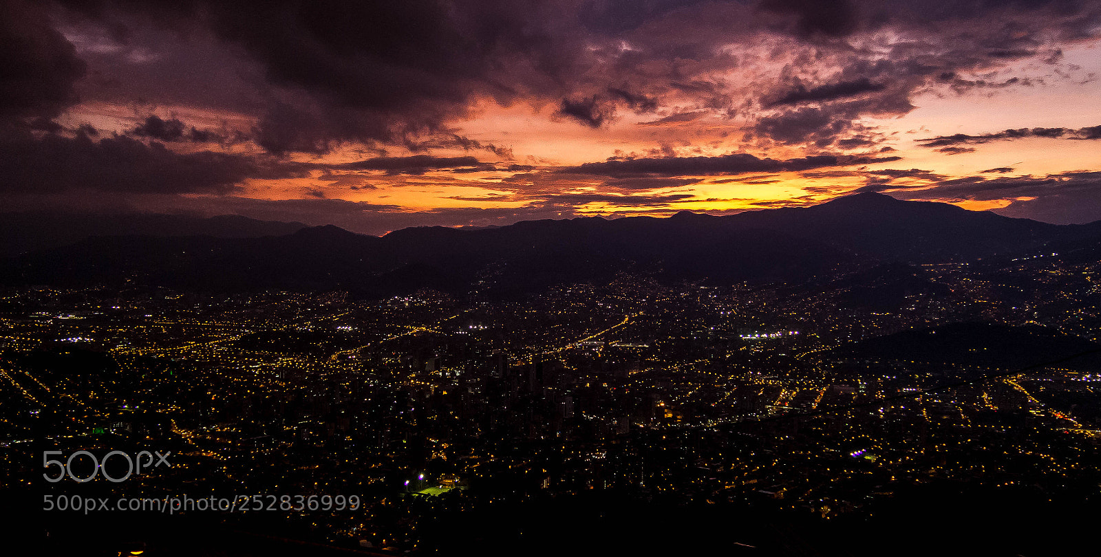 Olympus PEN E-PL6 sample photo. Paisa sunset photography