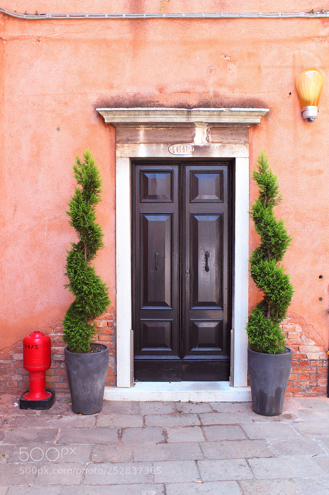 Canon EOS 600D (Rebel EOS T3i / EOS Kiss X5) sample photo. Venice doorway photography