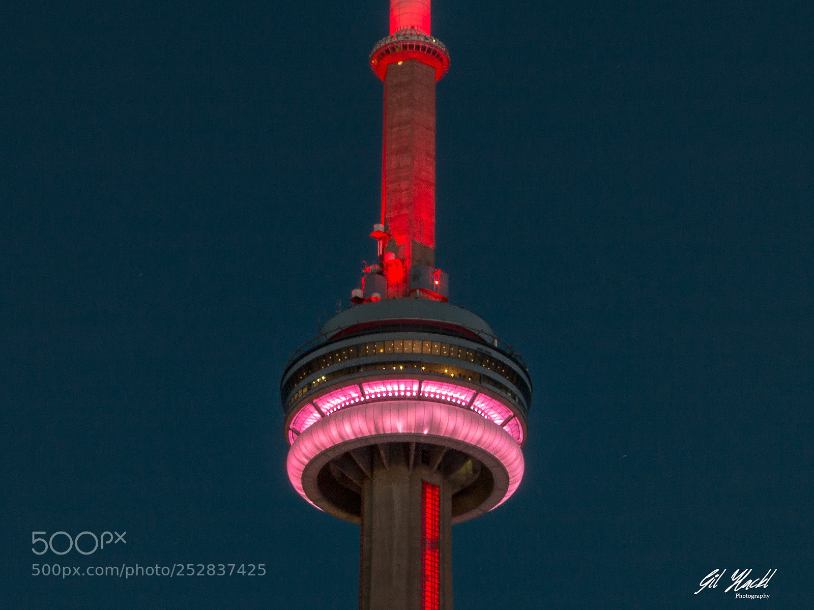Canon EOS 70D sample photo. Cn tower photography