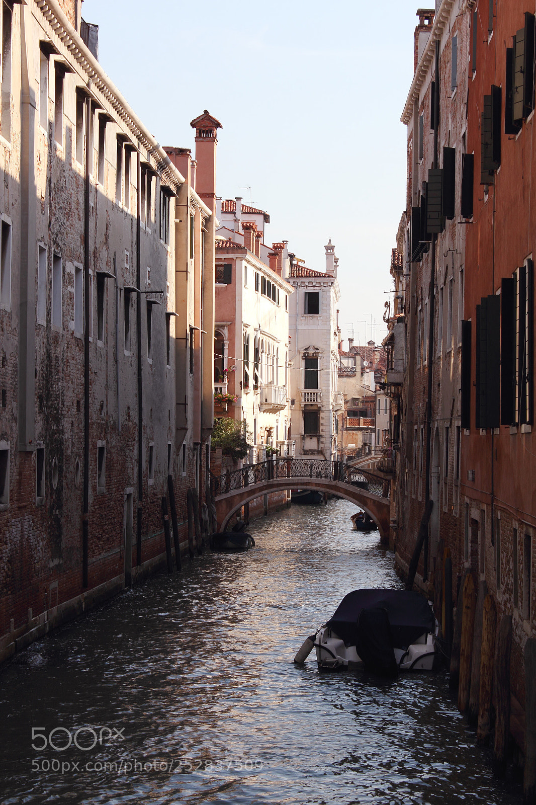 Canon EOS 600D (Rebel EOS T3i / EOS Kiss X5) sample photo. Venice canal photography
