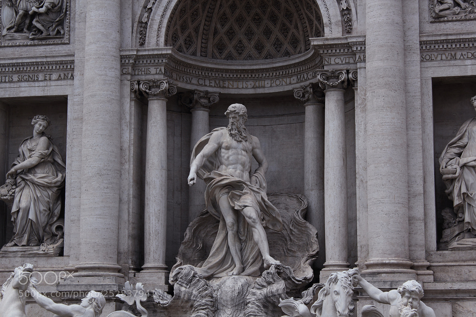 Canon EOS 600D (Rebel EOS T3i / EOS Kiss X5) sample photo. Trevi fountain photography