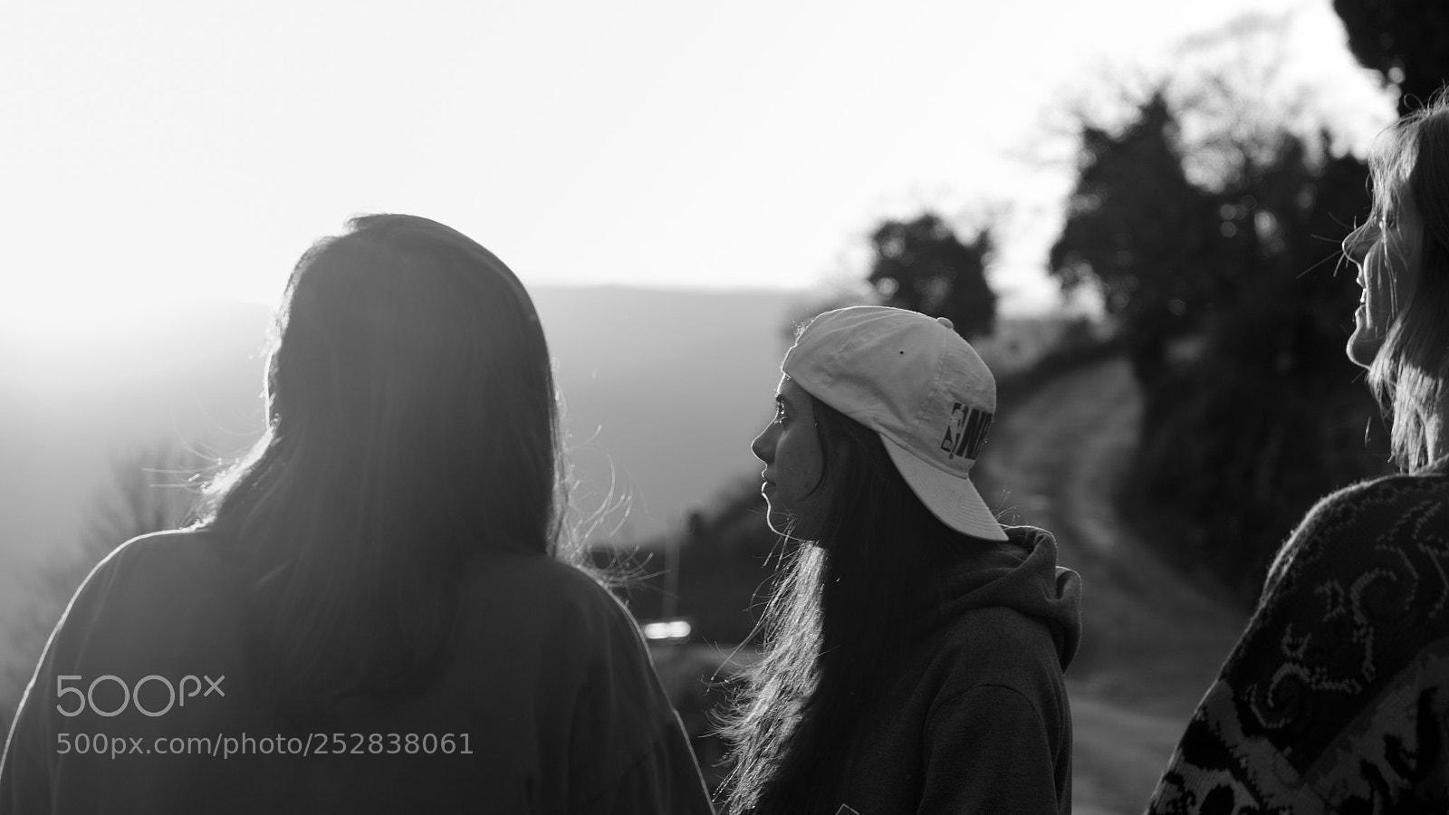 Fujifilm X-T10 sample photo. Sunset with my girls photography