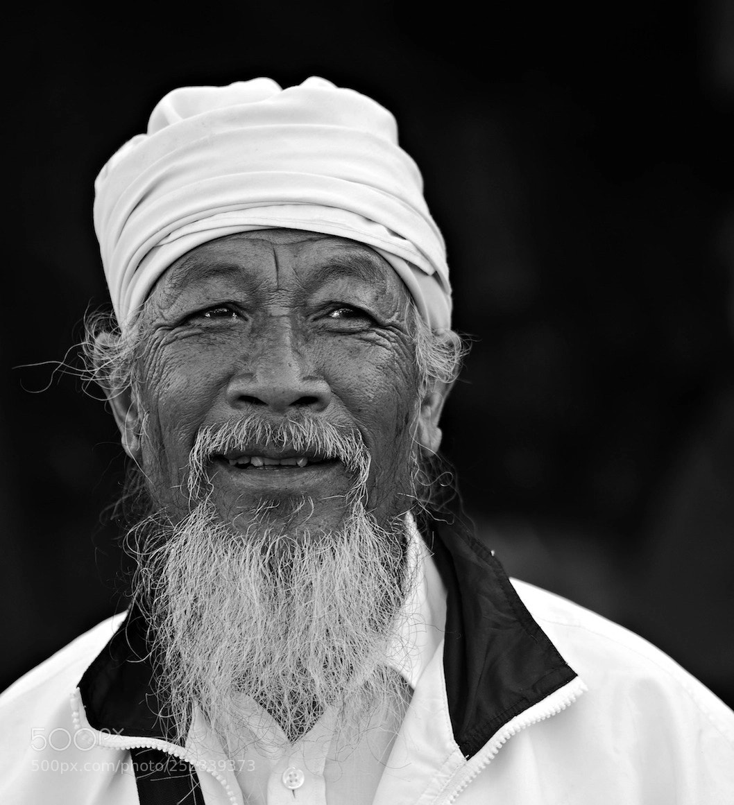 Panasonic Lumix DMC-GH4 sample photo. Market man photography