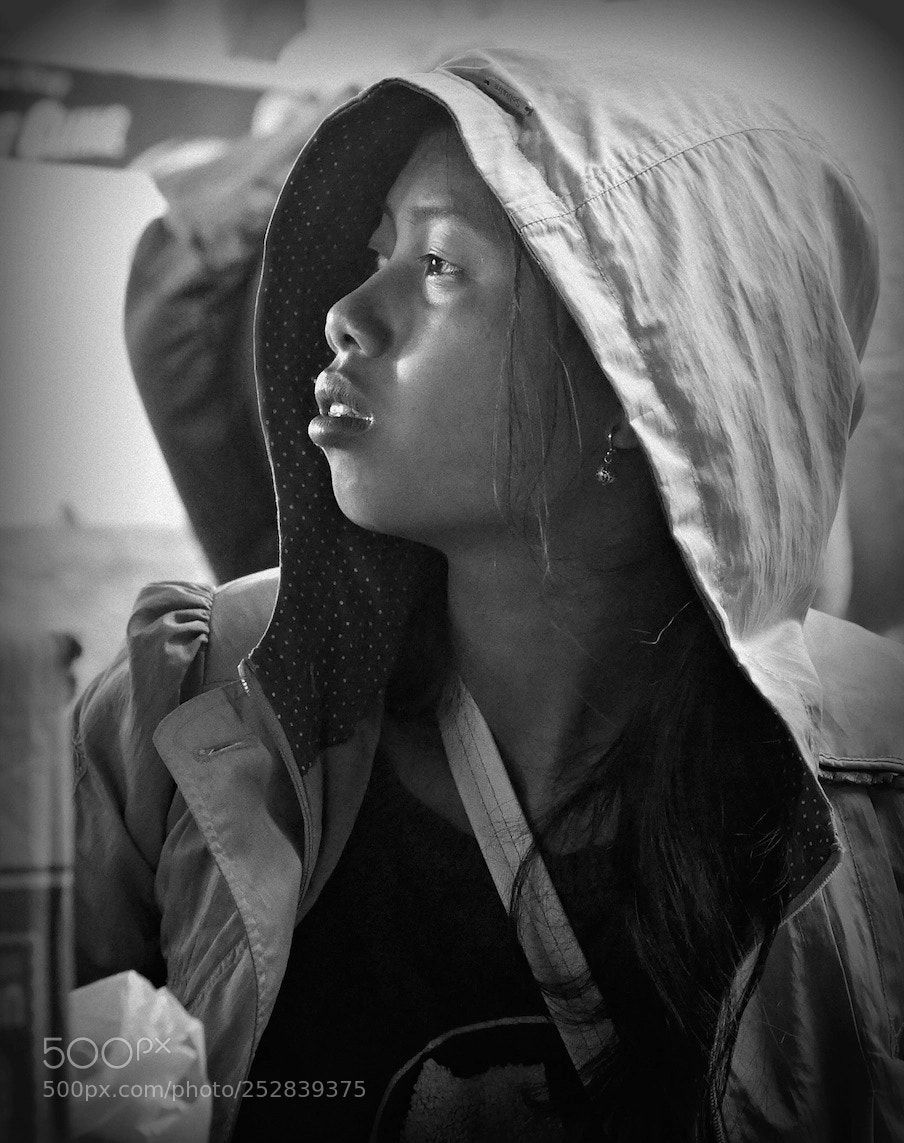 Panasonic Lumix DMC-GH4 sample photo. Market woman photography