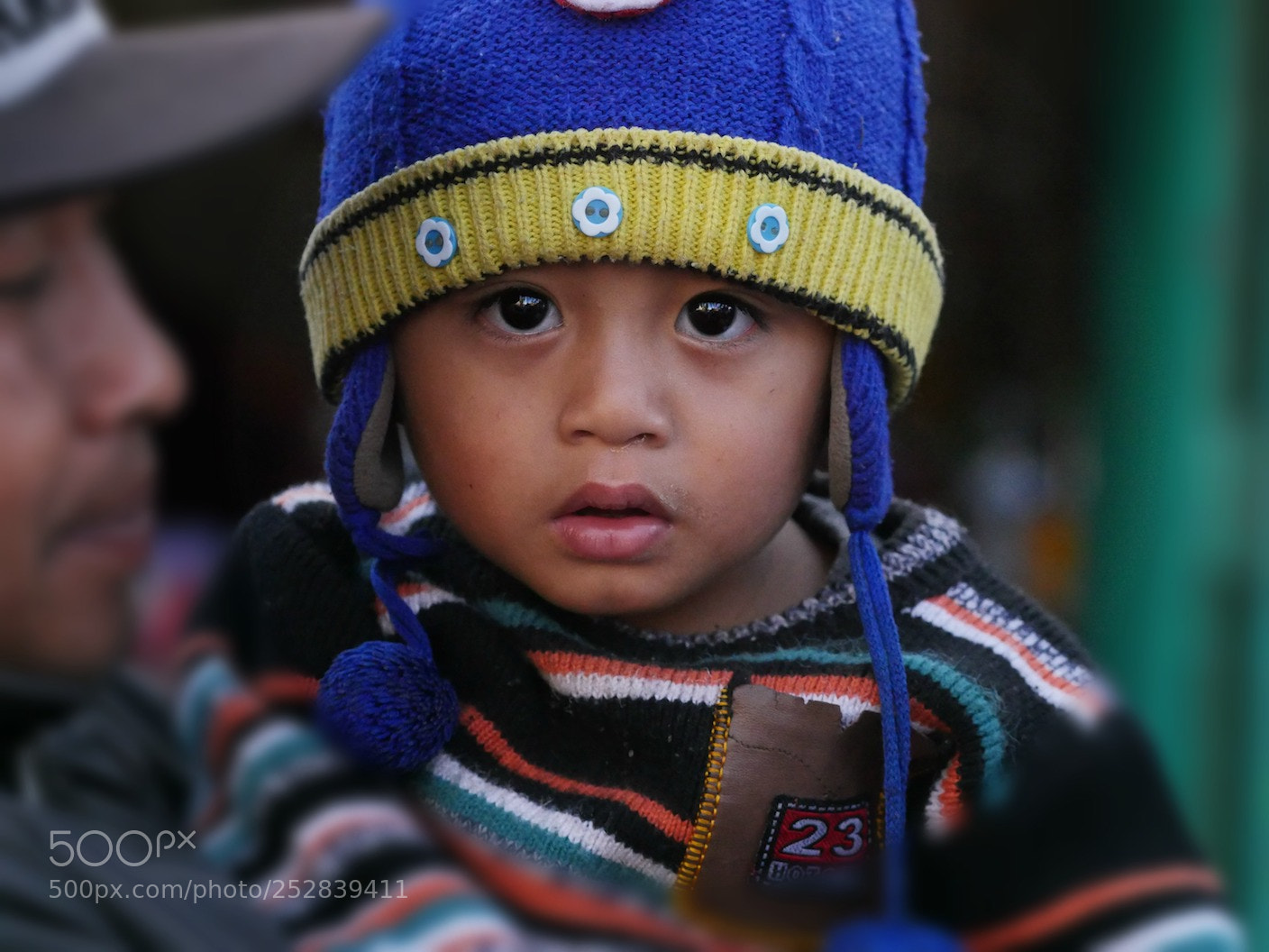 Panasonic Lumix DMC-GH4 sample photo. Market child. photography