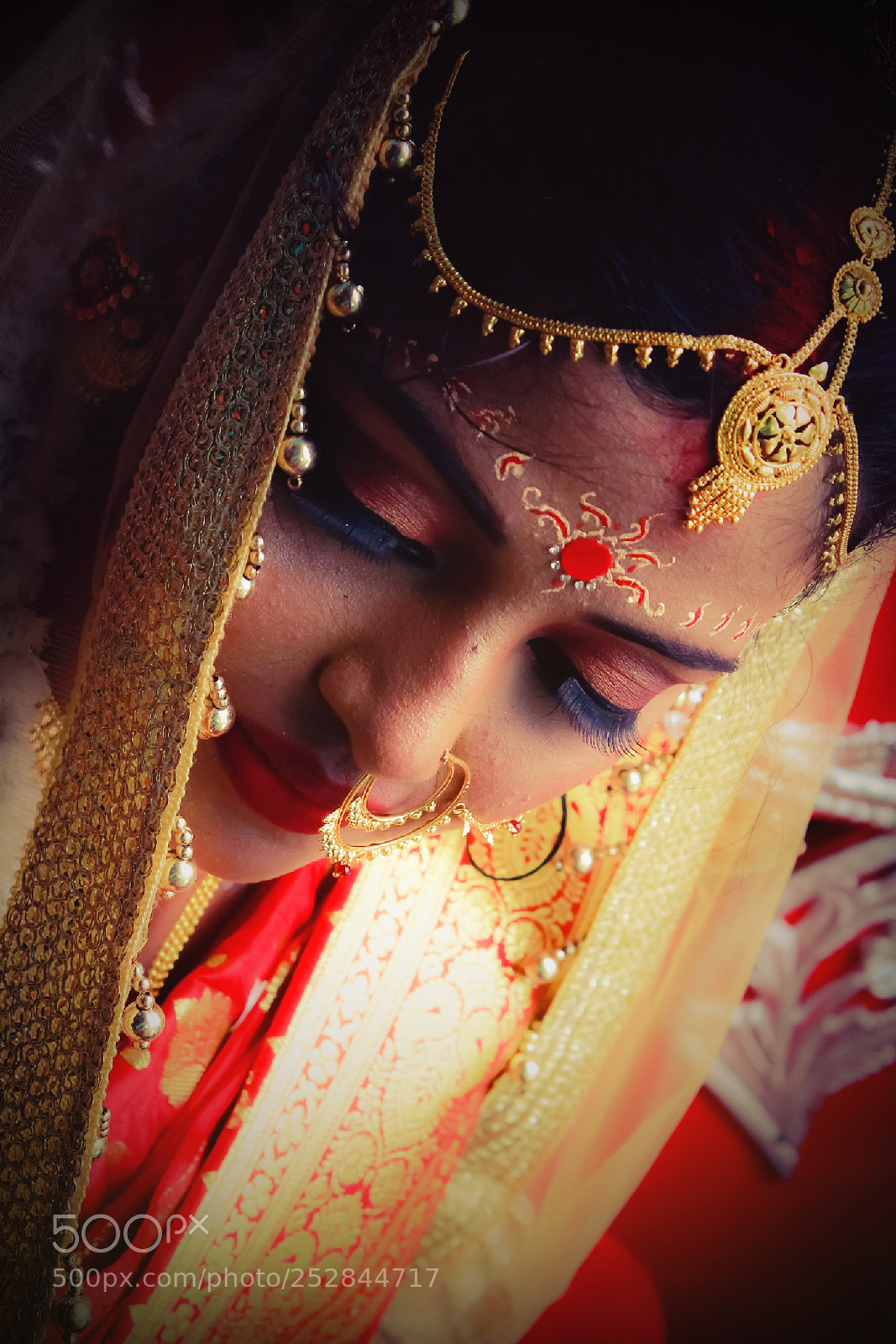 Canon EOS 1300D (EOS Rebel T6 / EOS Kiss X80) sample photo. A indian bride portrait photography