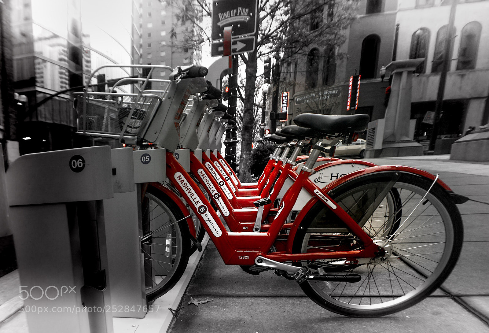 Sony a6000 sample photo. City transportation photography