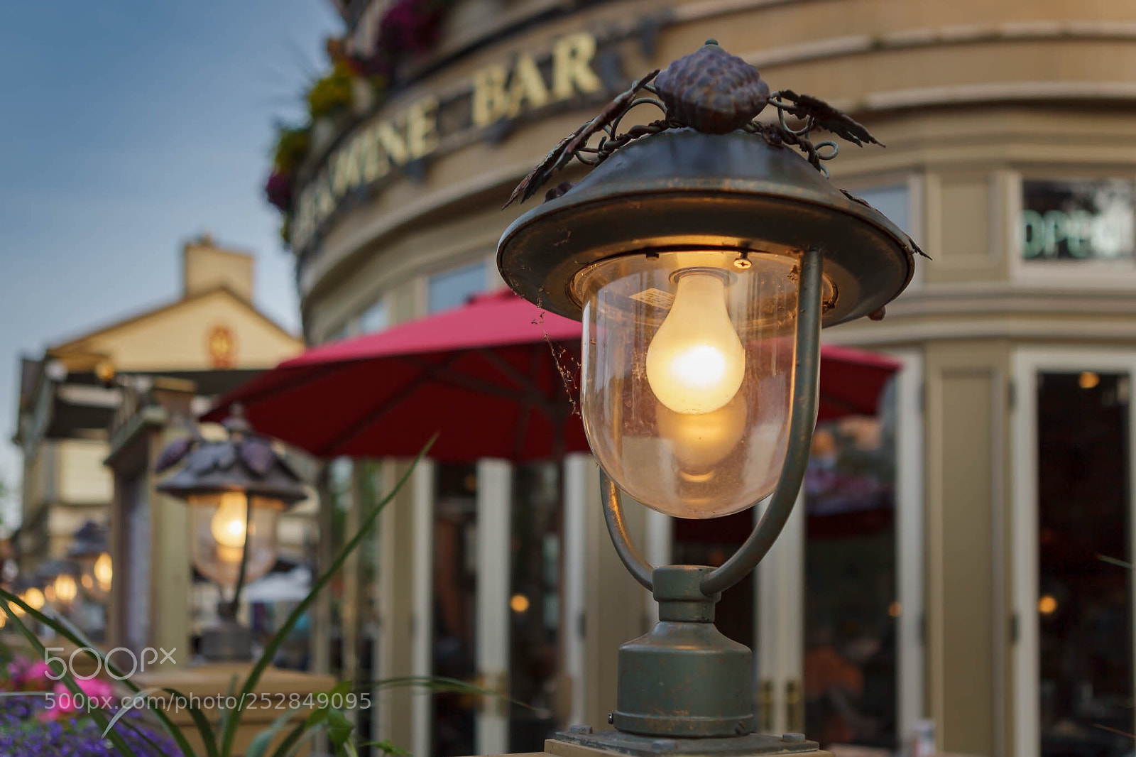 Canon EOS 5D Mark II sample photo. Shaw cafe. photography