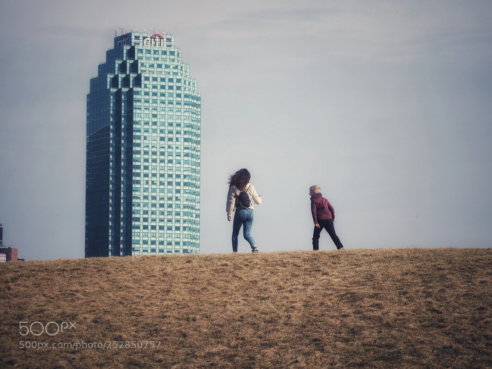 Olympus OM-D E-M10 sample photo. Running on roosevelt island photography