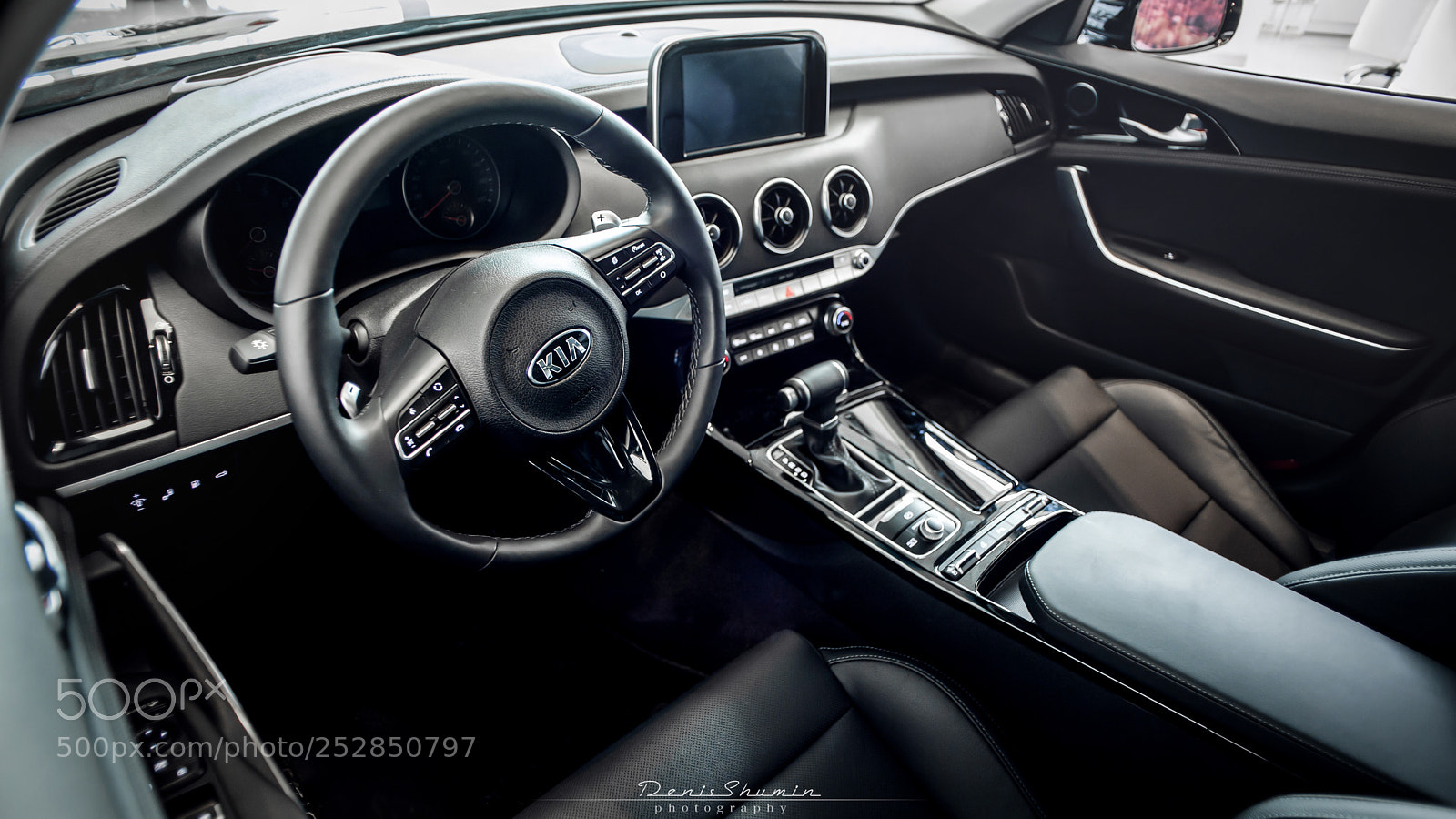 Canon EOS 5D Mark II sample photo. New kia stinger photography