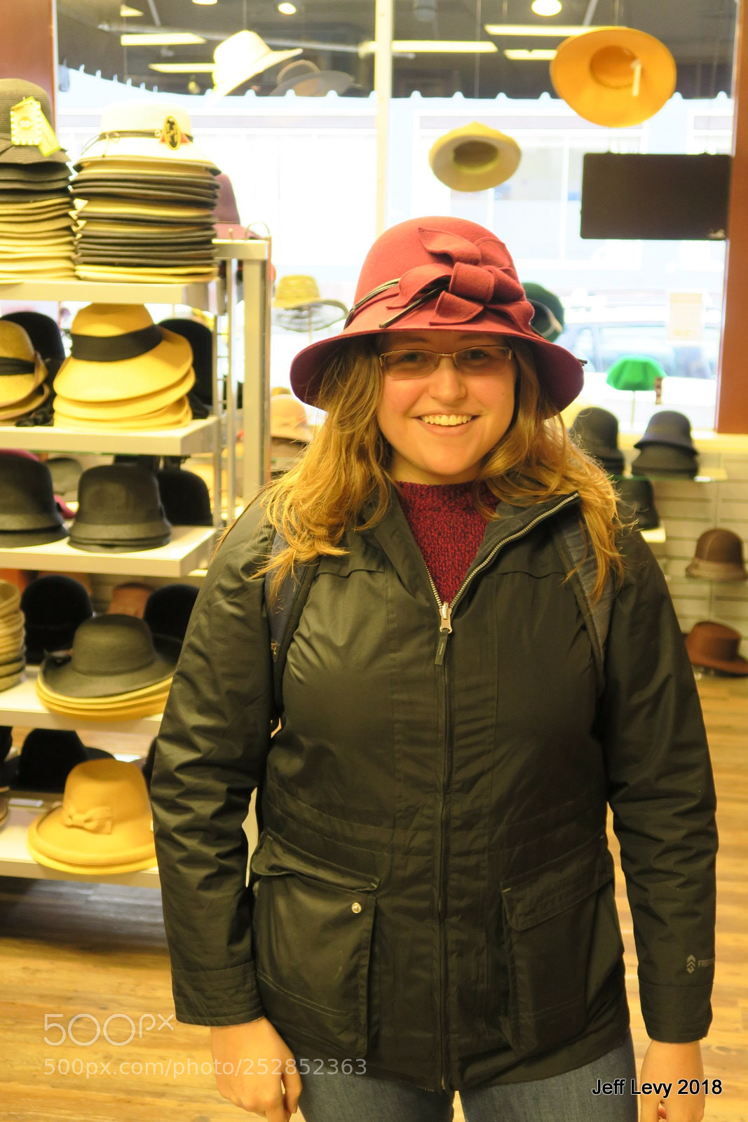 Canon PowerShot G5 X sample photo. Goofy hat day photography