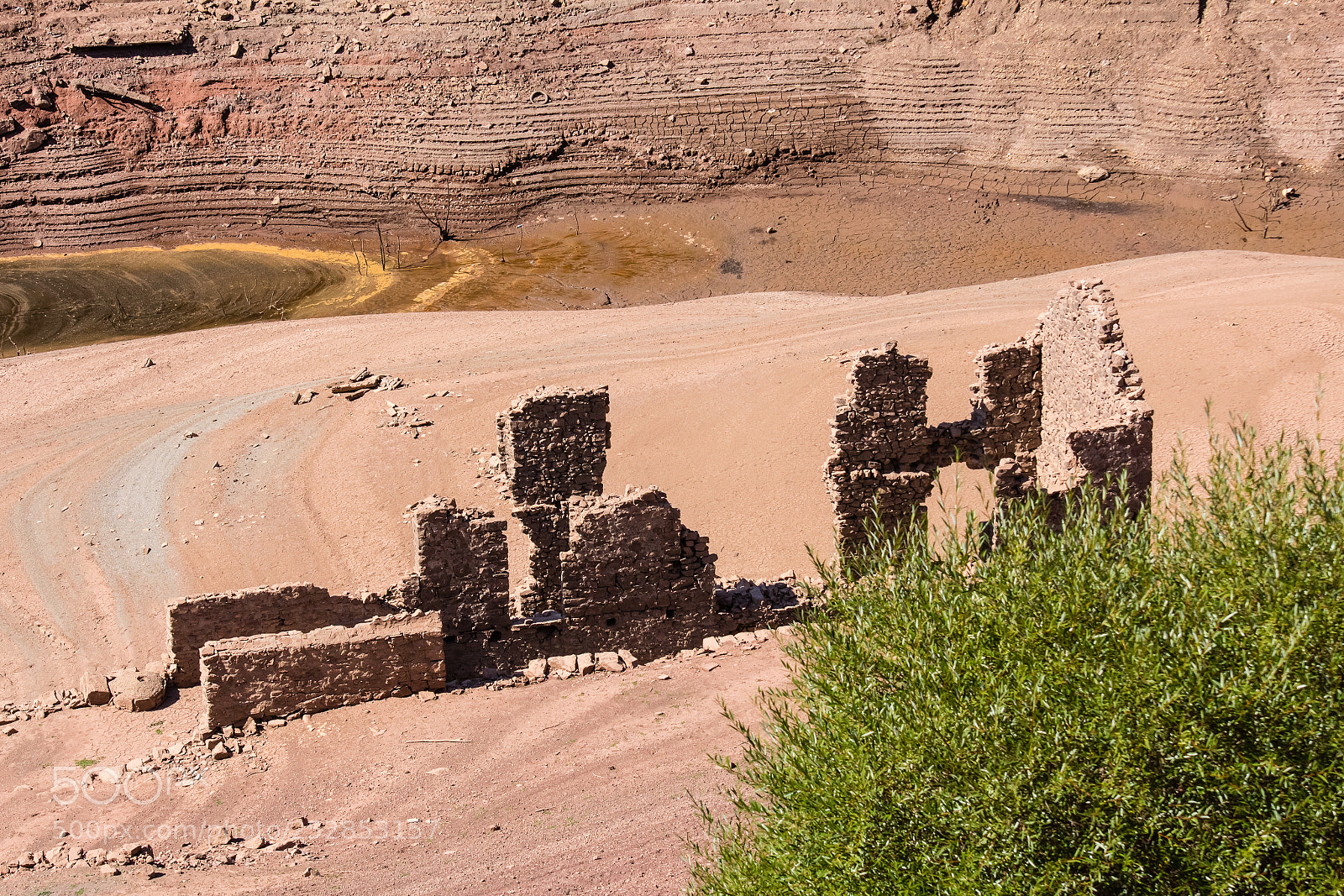 Canon EOS 60D sample photo. Engulfed village of mansilla photography