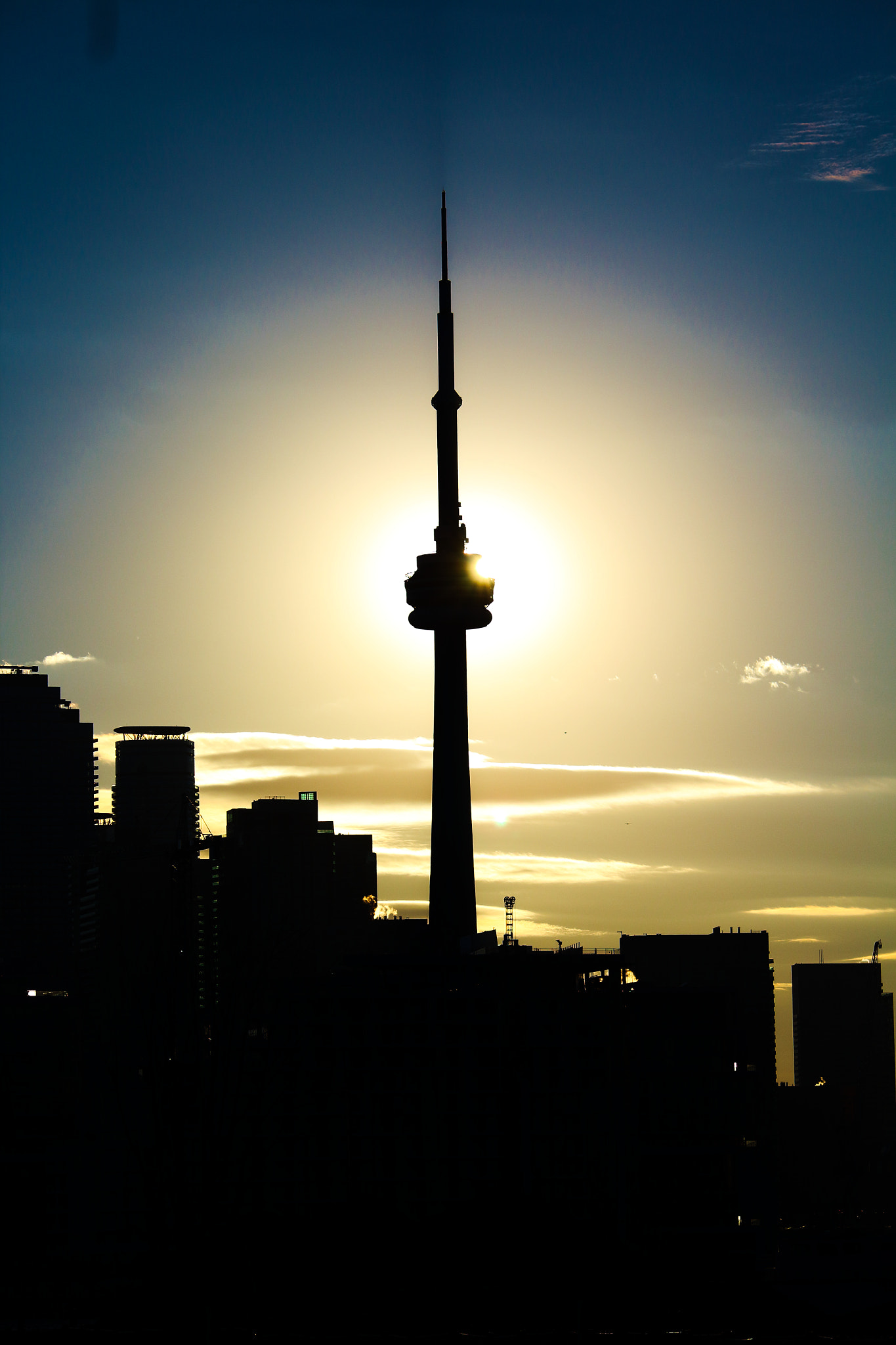 Canon EF-S 55-250mm F4-5.6 IS II sample photo. Skyline on sunset photography