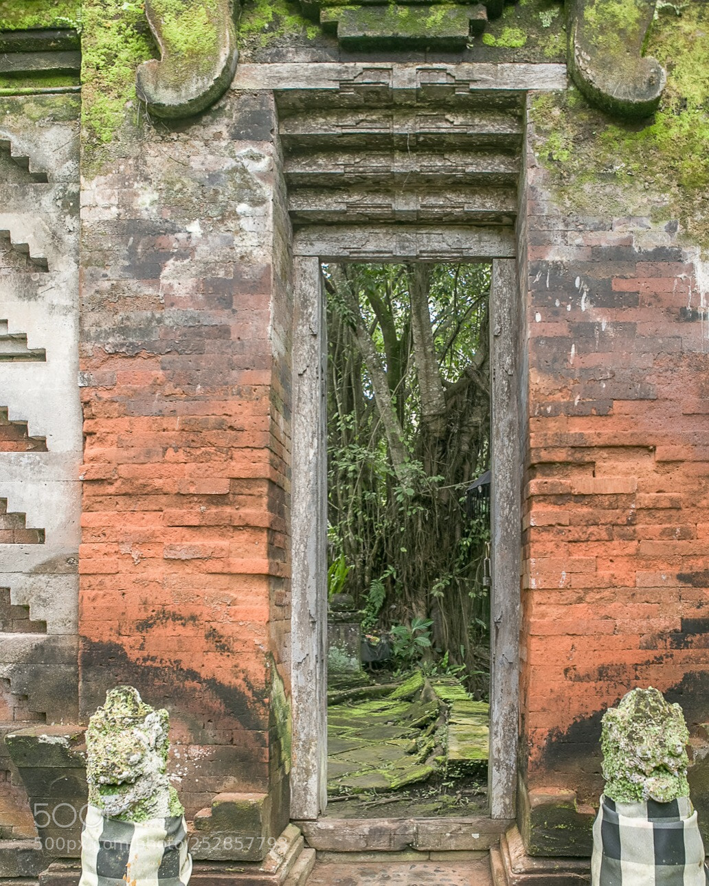 Canon EOS 5D Mark IV sample photo. The entrance - bali photography