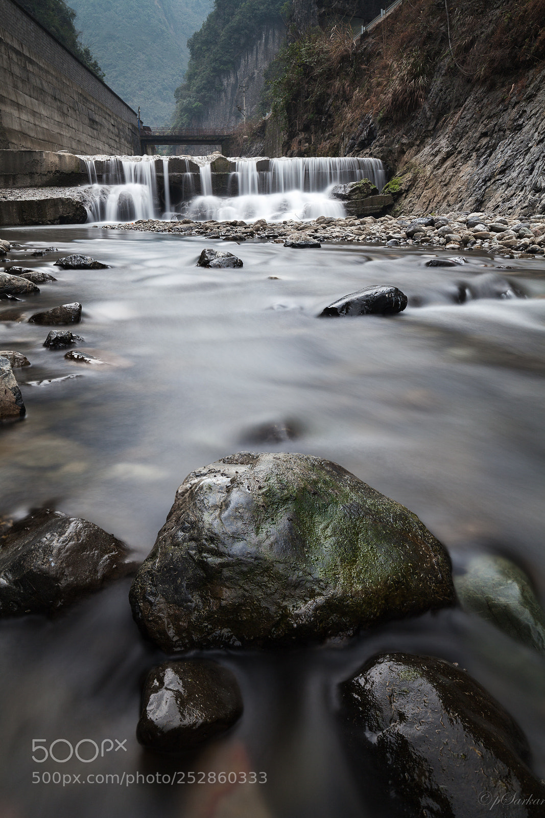 Canon EOS 5D Mark II sample photo. The flow photography