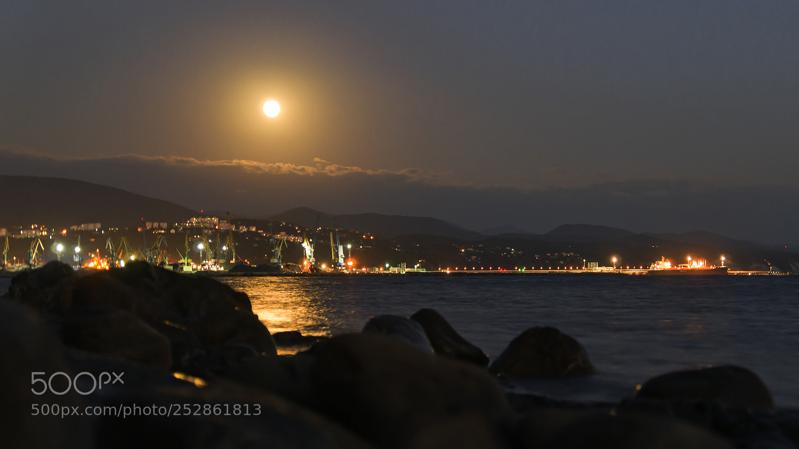 Sony SLT-A57 sample photo. Lunar path photography