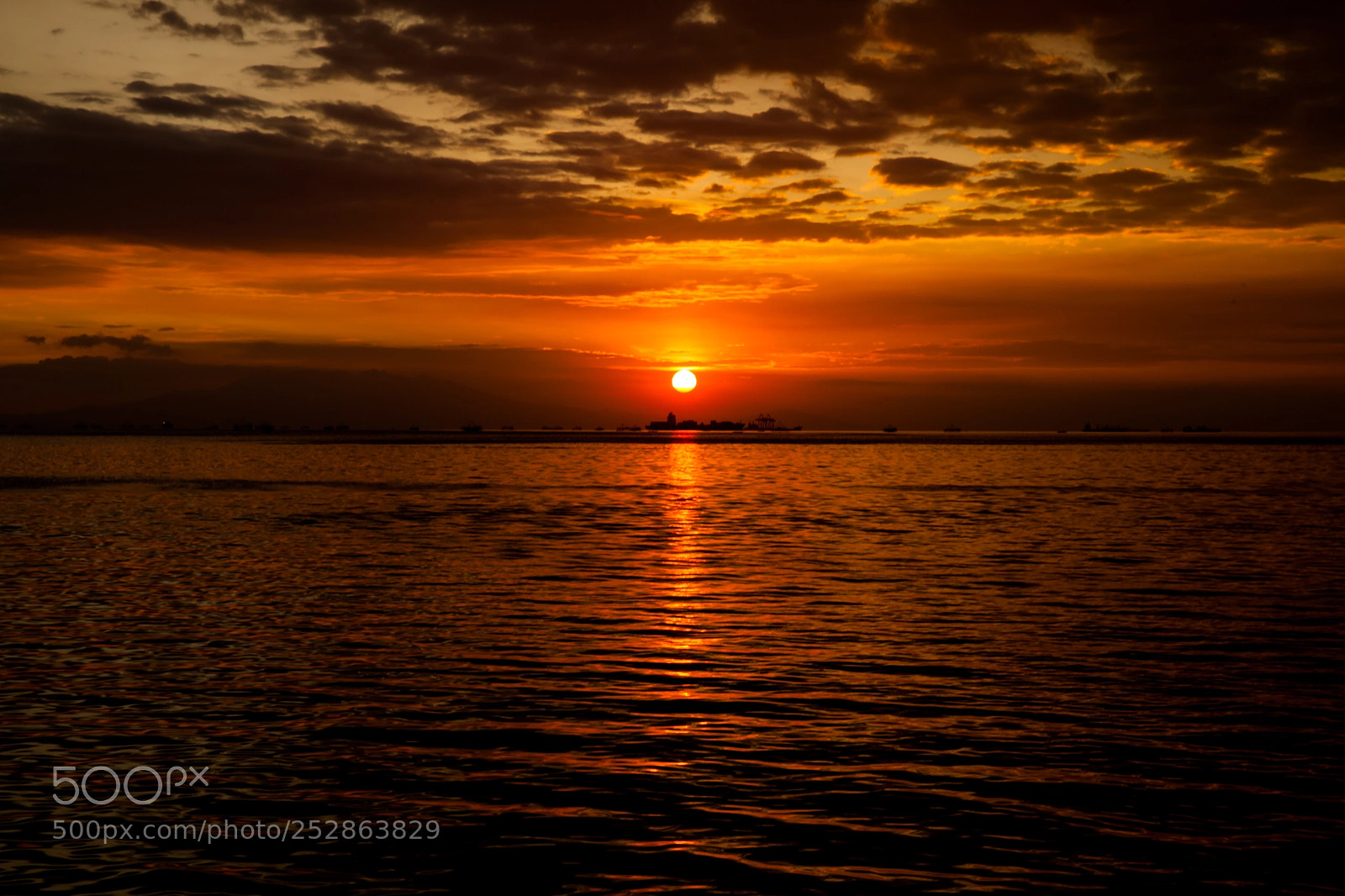 Canon EOS 5D Mark II sample photo. Sunset in manila bay photography