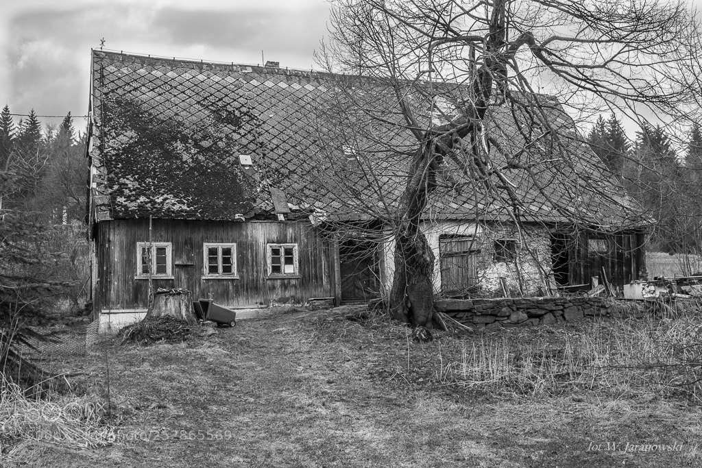 Fujifilm X100T sample photo. Polish house photography
