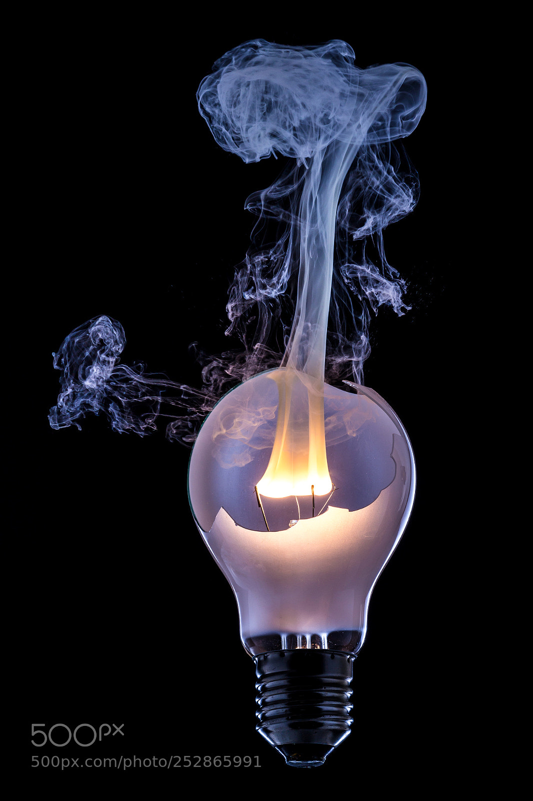Canon EOS 650D (EOS Rebel T4i / EOS Kiss X6i) sample photo. Bulb smoke photography