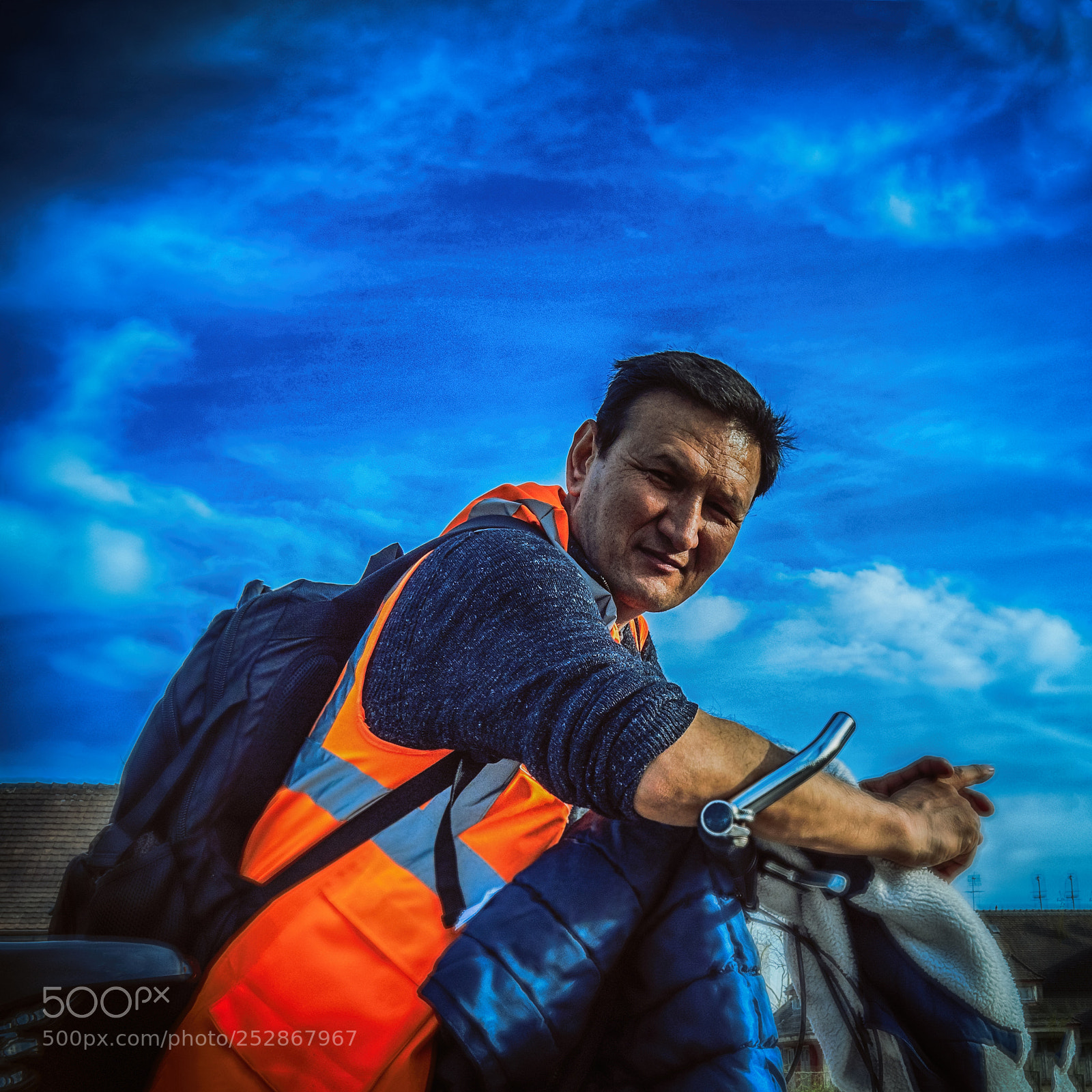 Olympus OM-D E-M5 II sample photo. Worker photography