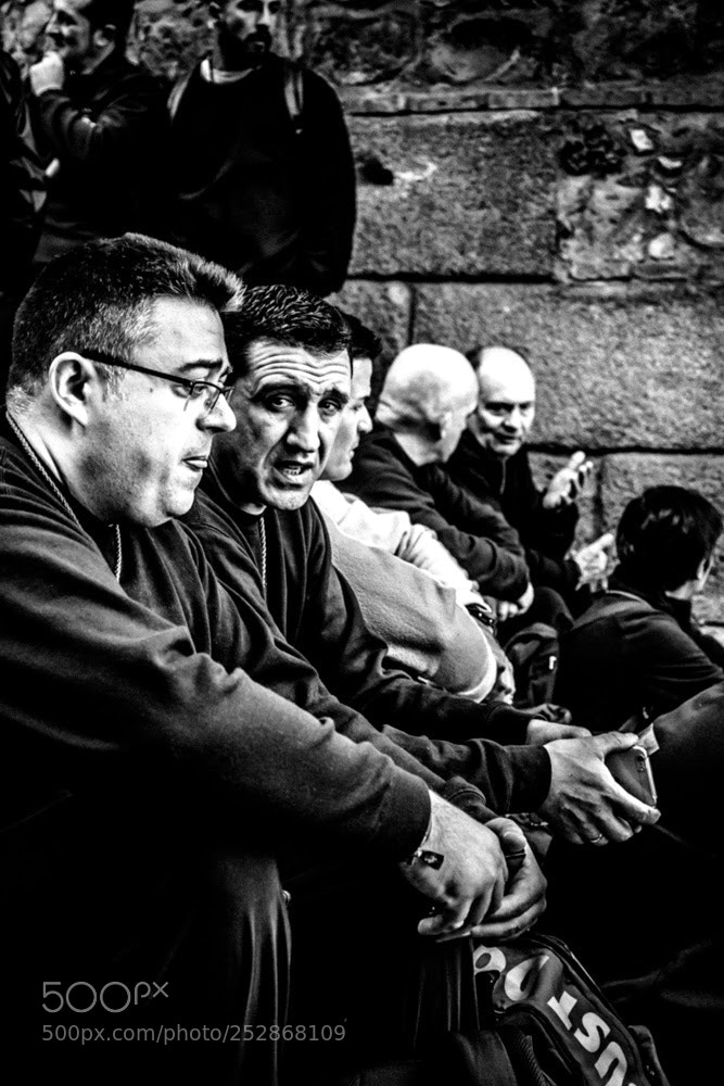 Canon EOS 1300D (EOS Rebel T6 / EOS Kiss X80) sample photo. Costaleros. semana santa photography