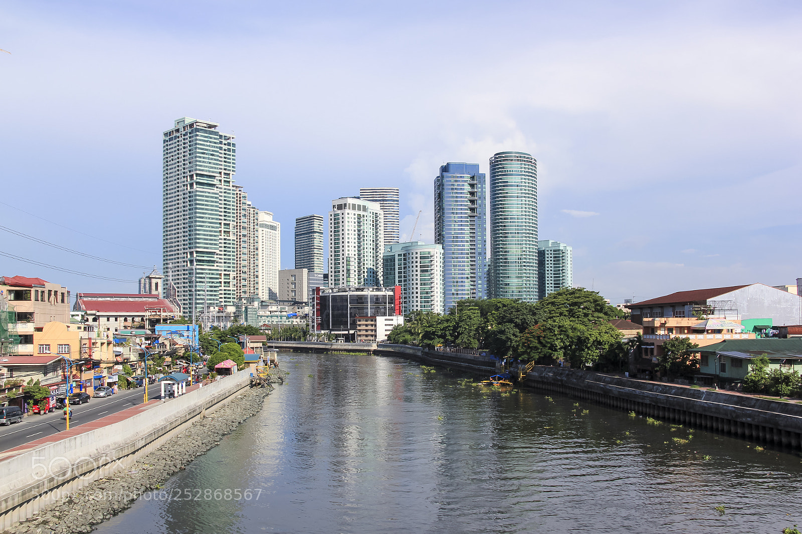 Canon EOS 550D (EOS Rebel T2i / EOS Kiss X4) sample photo. Pasig river passing rockwell photography