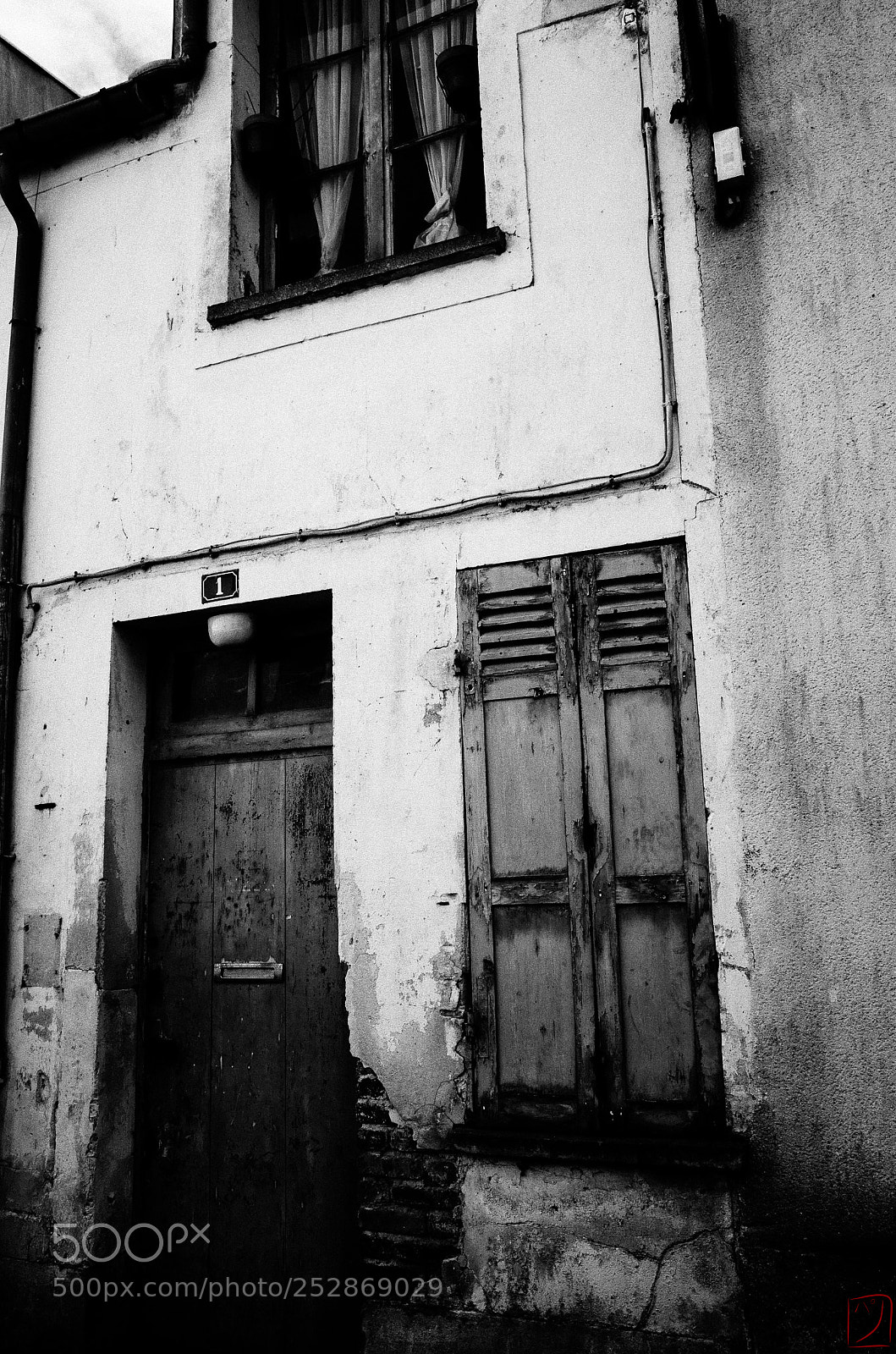 Ricoh GR II sample photo. L'entrée photography