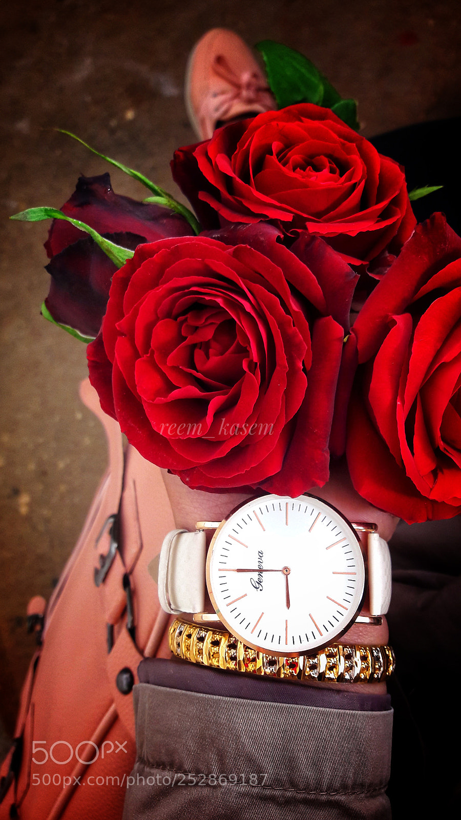 Samsung Galaxy A5(2016) sample photo. Red roses and time photography