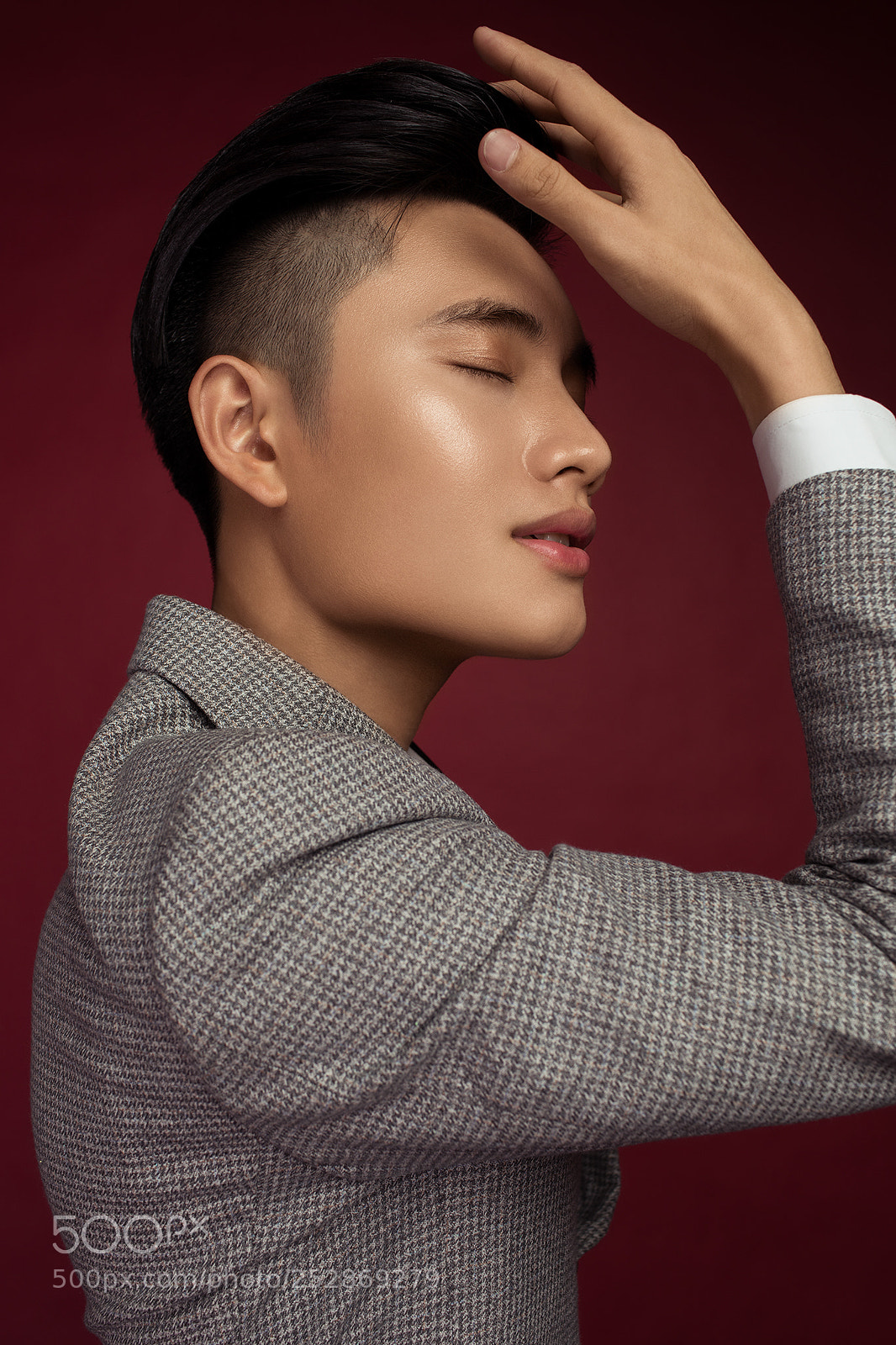 Canon EOS 5D Mark IV sample photo. Portrait beauty shot photography