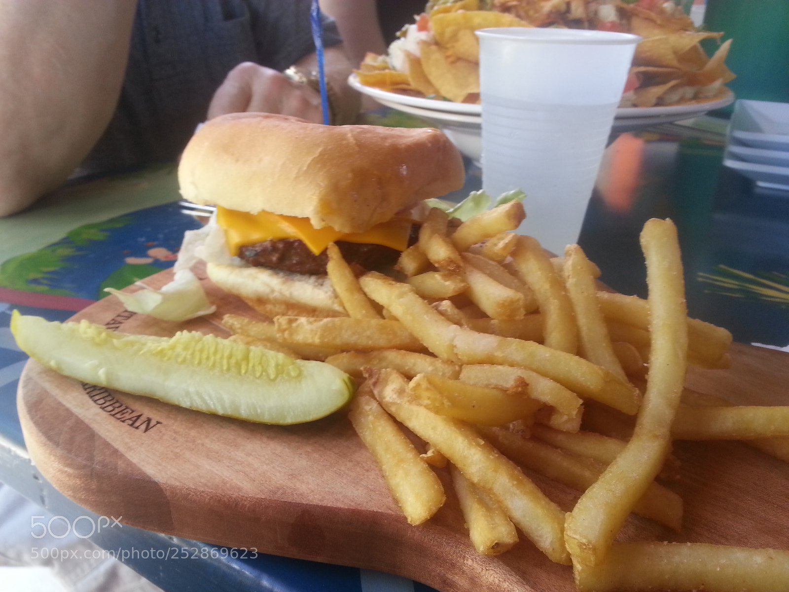 Samsung Galaxy S3 sample photo. Margaritaville cheesburger in paradise photography