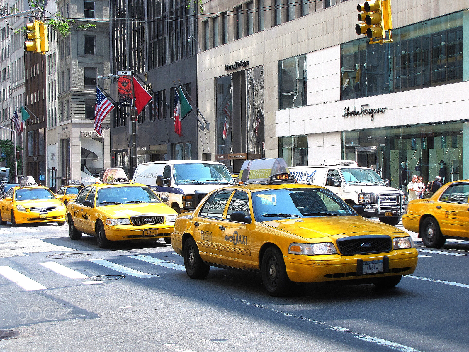 Canon PowerShot SX10 IS sample photo. Nyc taxi cab photography