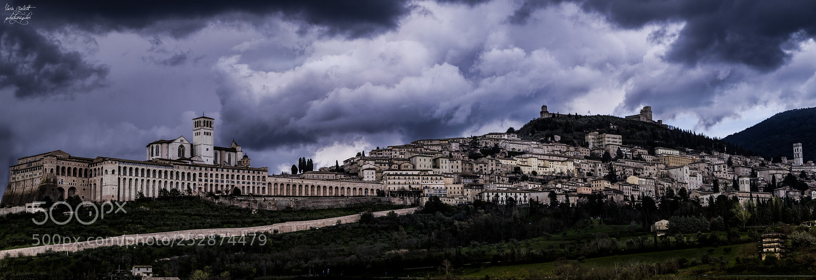 Fujifilm X-T1 sample photo. Assisi in the storm photography
