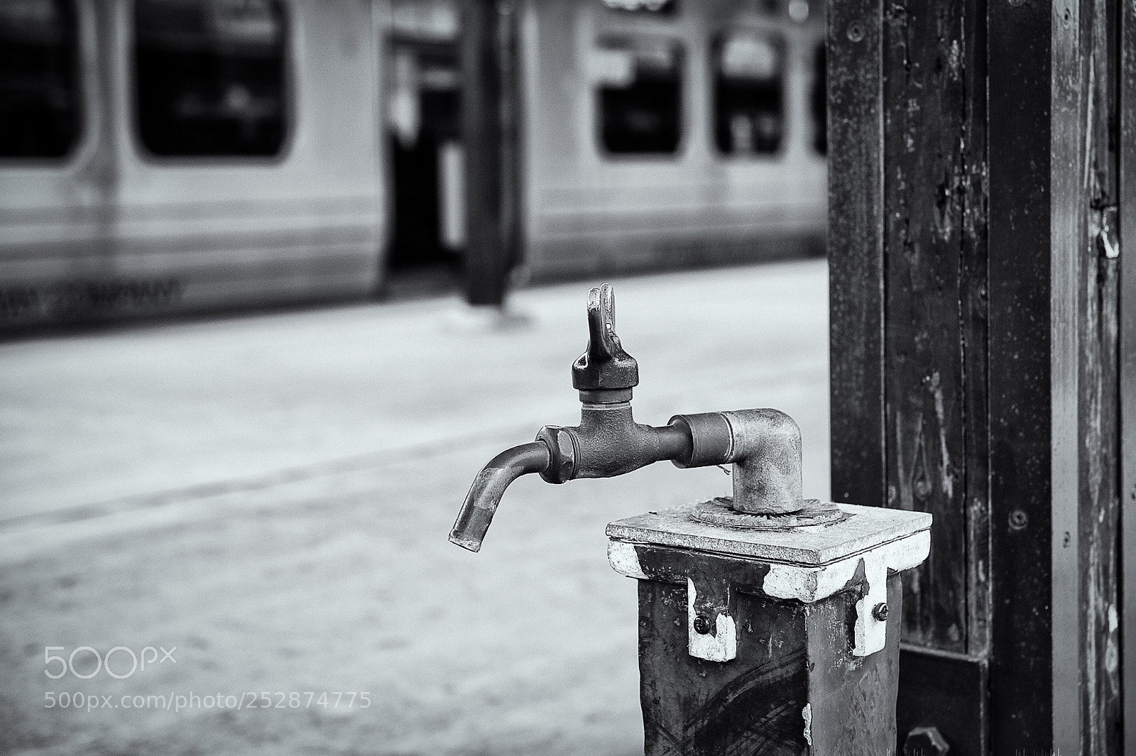 Nikon D700 sample photo. Faucet photography