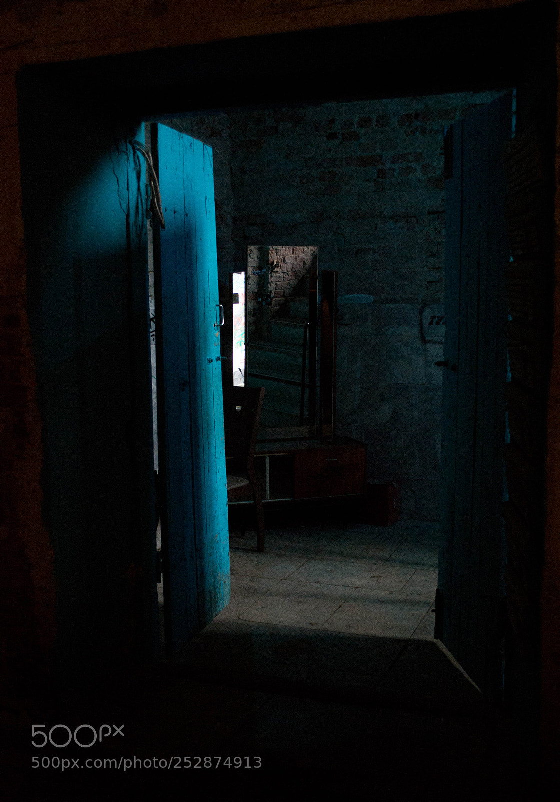 Nikon D3100 sample photo. Mirror photography