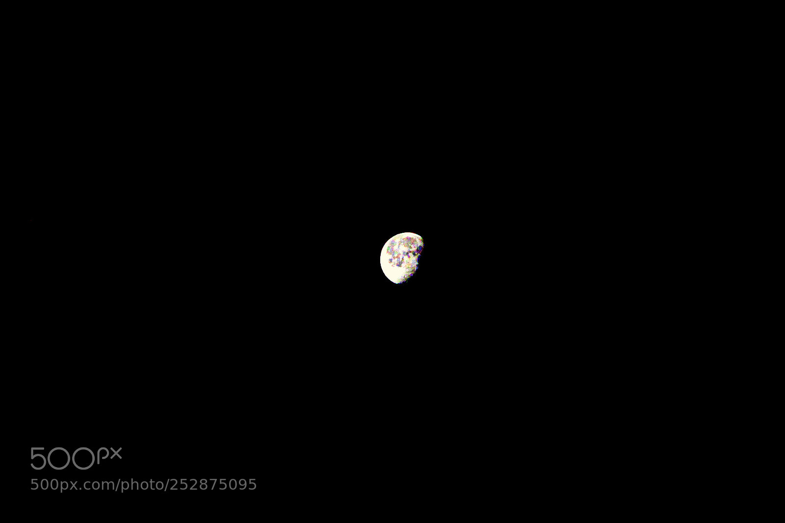 Canon EF-S 55-250mm F4-5.6 IS II sample photo. Half moon photography