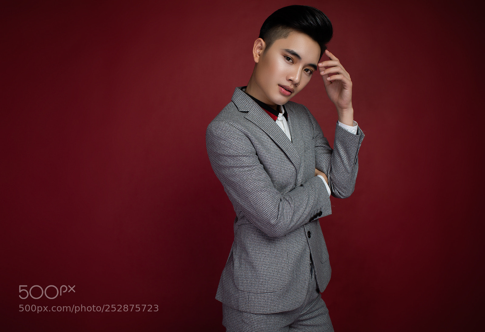Canon EOS 5D Mark IV sample photo. R e d photography
